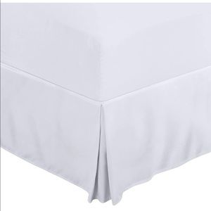 NWT Utopia Bedding Bed Skirt (queen, 15-inch drop)